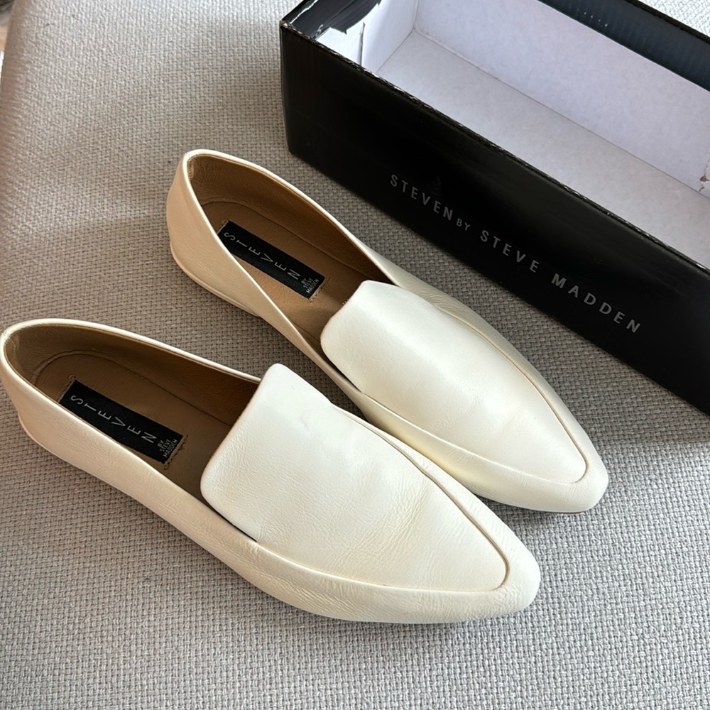 Steve Madden cream loafers